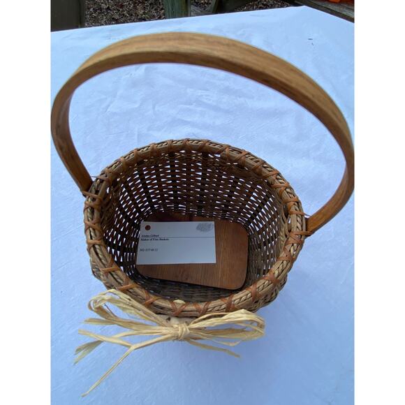 Handmade Basket w Handle Artist Aletha Gilbert Rattan Sea Grass (Bow & Shell EUC - Picture 12 of 12